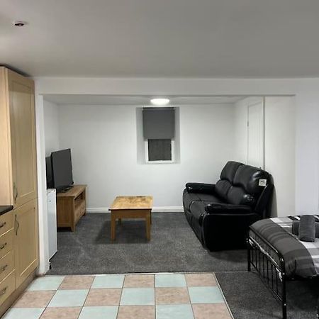Studio Flat Twin - Town Centre Merthyr Tydfil Dış mekan fotoğraf