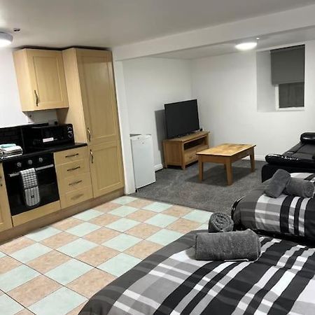 Studio Flat Twin - Town Centre Merthyr Tydfil Dış mekan fotoğraf