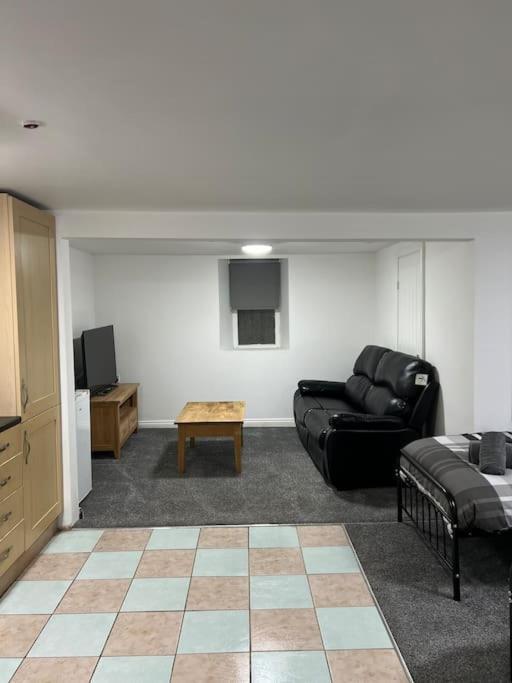 Studio Flat Twin - Town Centre Merthyr Tydfil Dış mekan fotoğraf