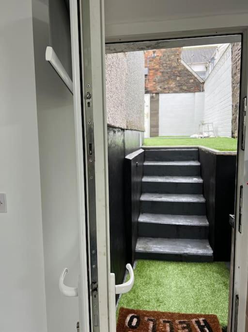 Studio Flat Twin - Town Centre Merthyr Tydfil Dış mekan fotoğraf